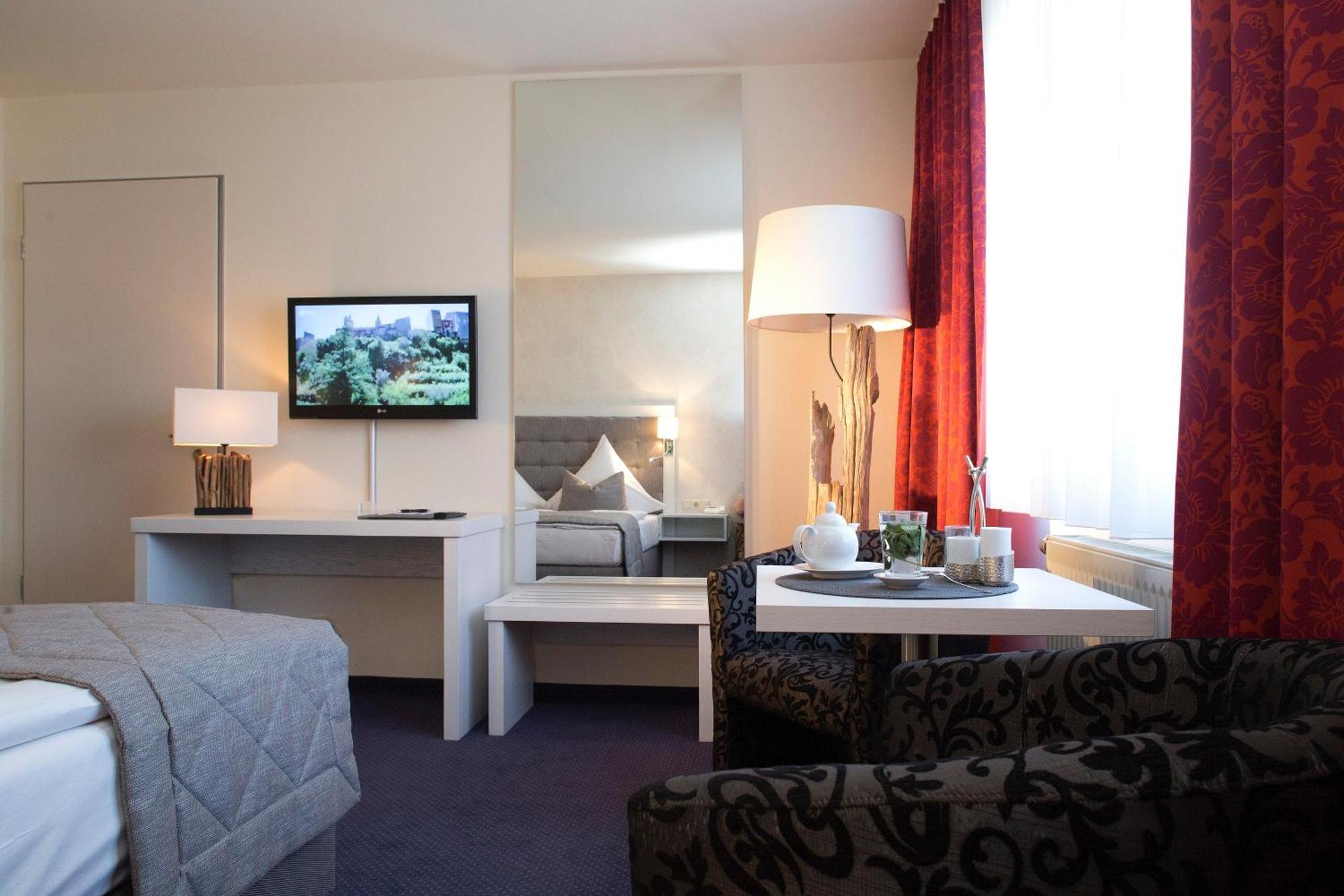 Hafenhotel Pommernyacht اوكرموند المظهر الخارجي الصورة